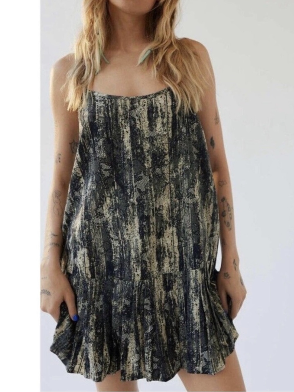 Urban Outfitters Mini Snakeskin
Dress. Size: XS